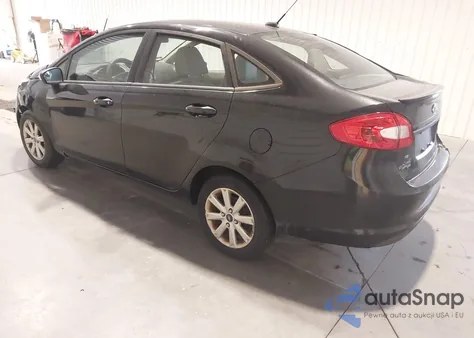 2013 Ford Fiesta Se z USA, uszkodzony, nr VIN 3FADP4BJ7DM107789